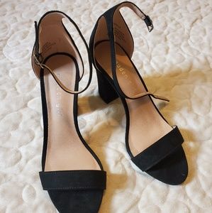 Madden Girl Black Pumps